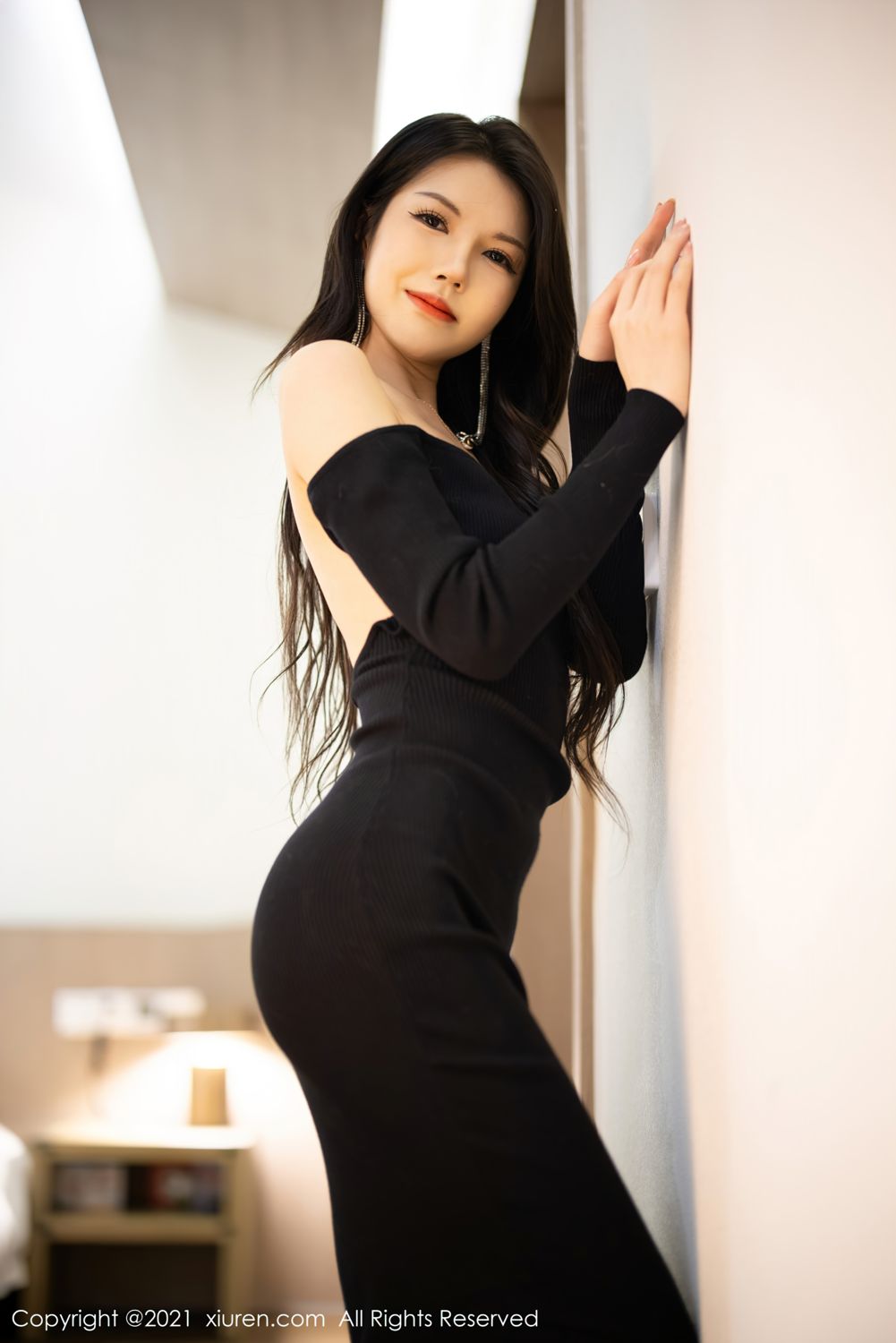 新人模特媛媛酱 性感典雅的礼裙