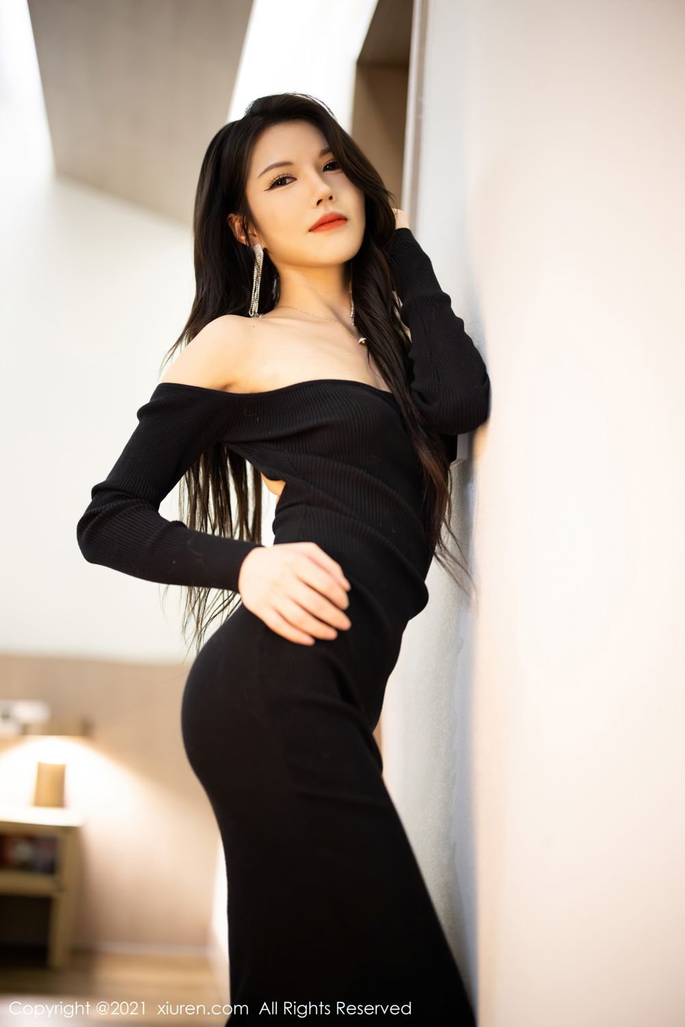 新人模特媛媛酱 性感典雅的礼裙