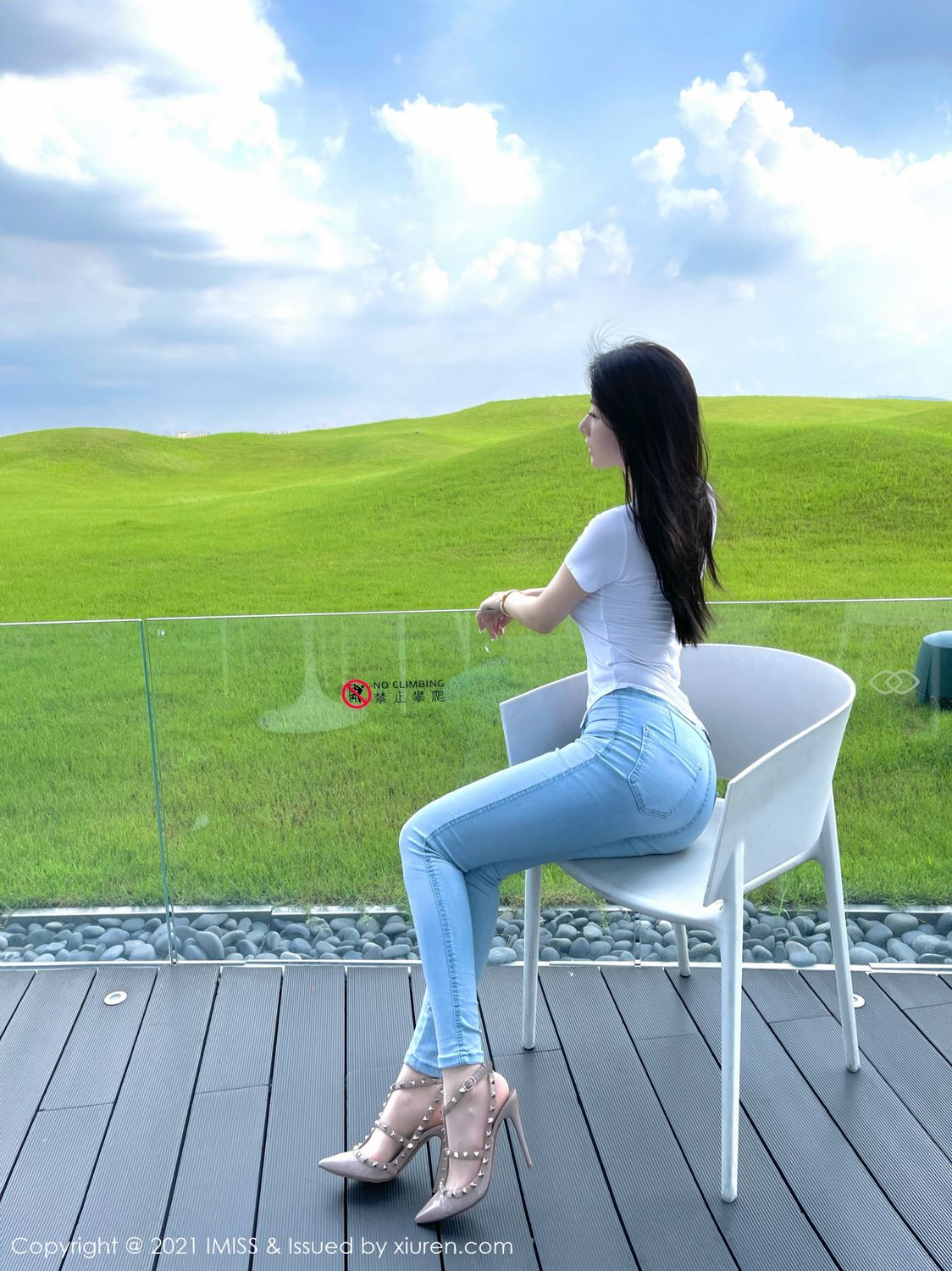 新人模特逗逗DouDou 长相清秀苗条多姿