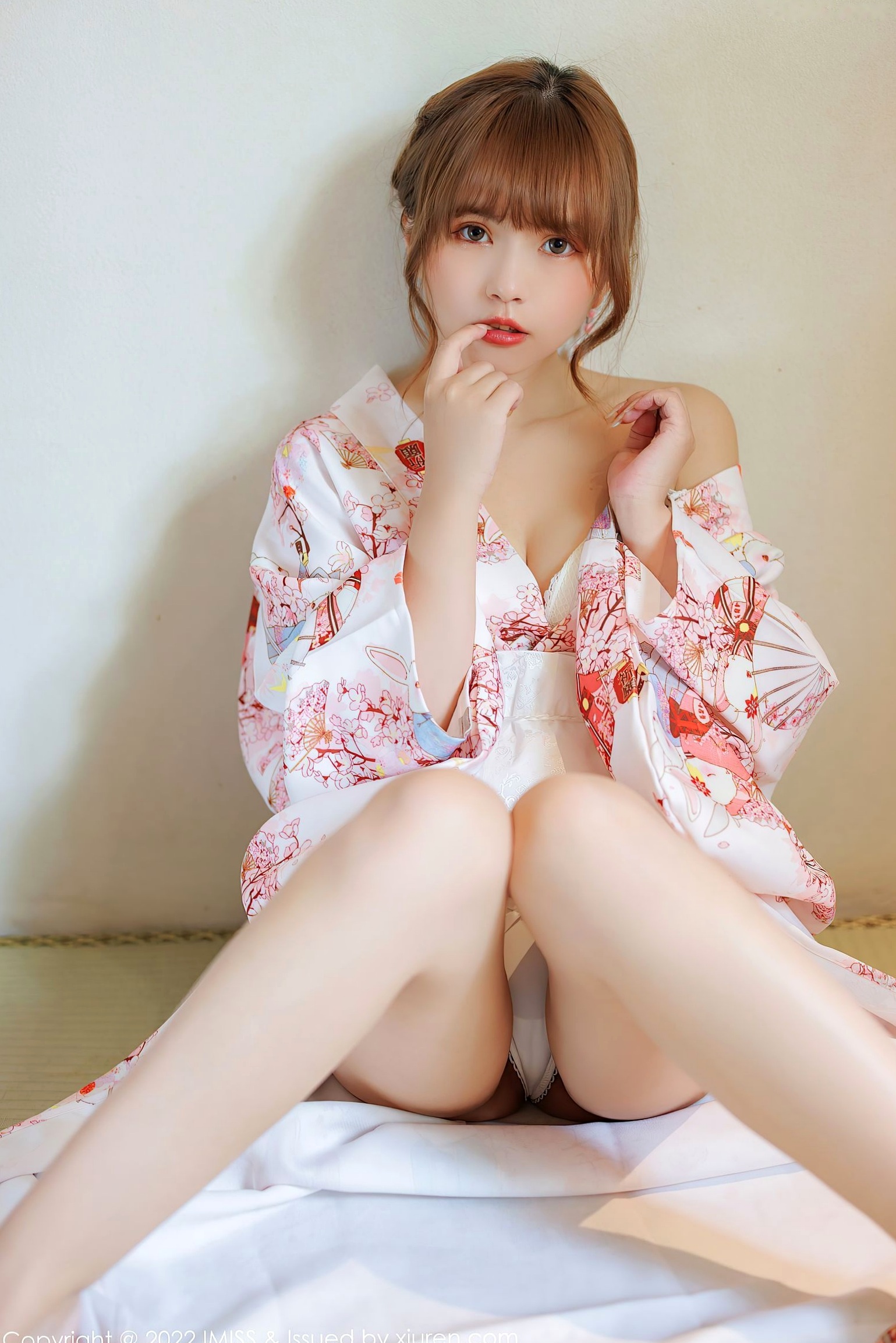 IMiss爱蜜社-676-张思允Nice-日系樱花和服私房写真,清新碎花内衣旅拍,演绎梦幻少女唯美大片