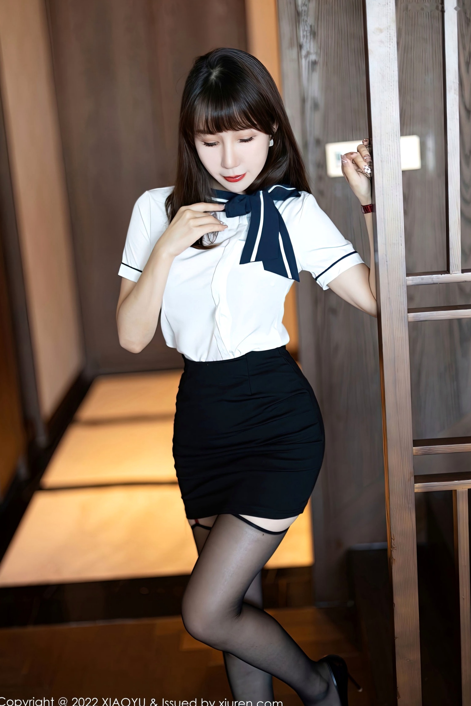 XiaoYu语画界-918-波巧酱-职场白衬衫制服诱惑,室内私房写真,极致黑丝美腿性感大片