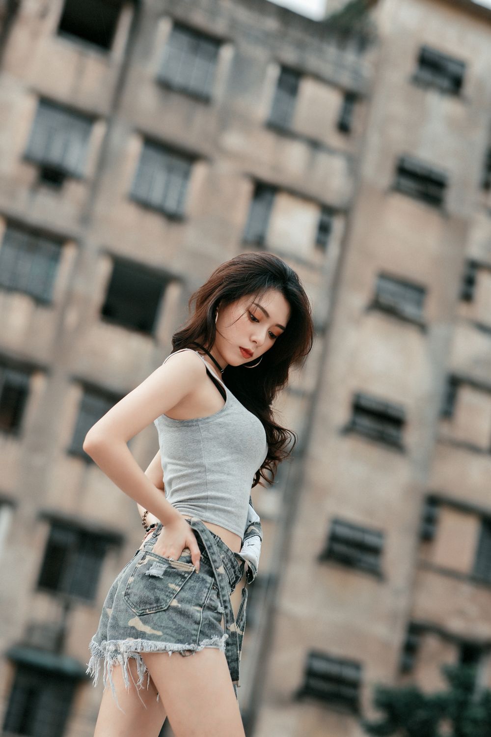 废墟女孩