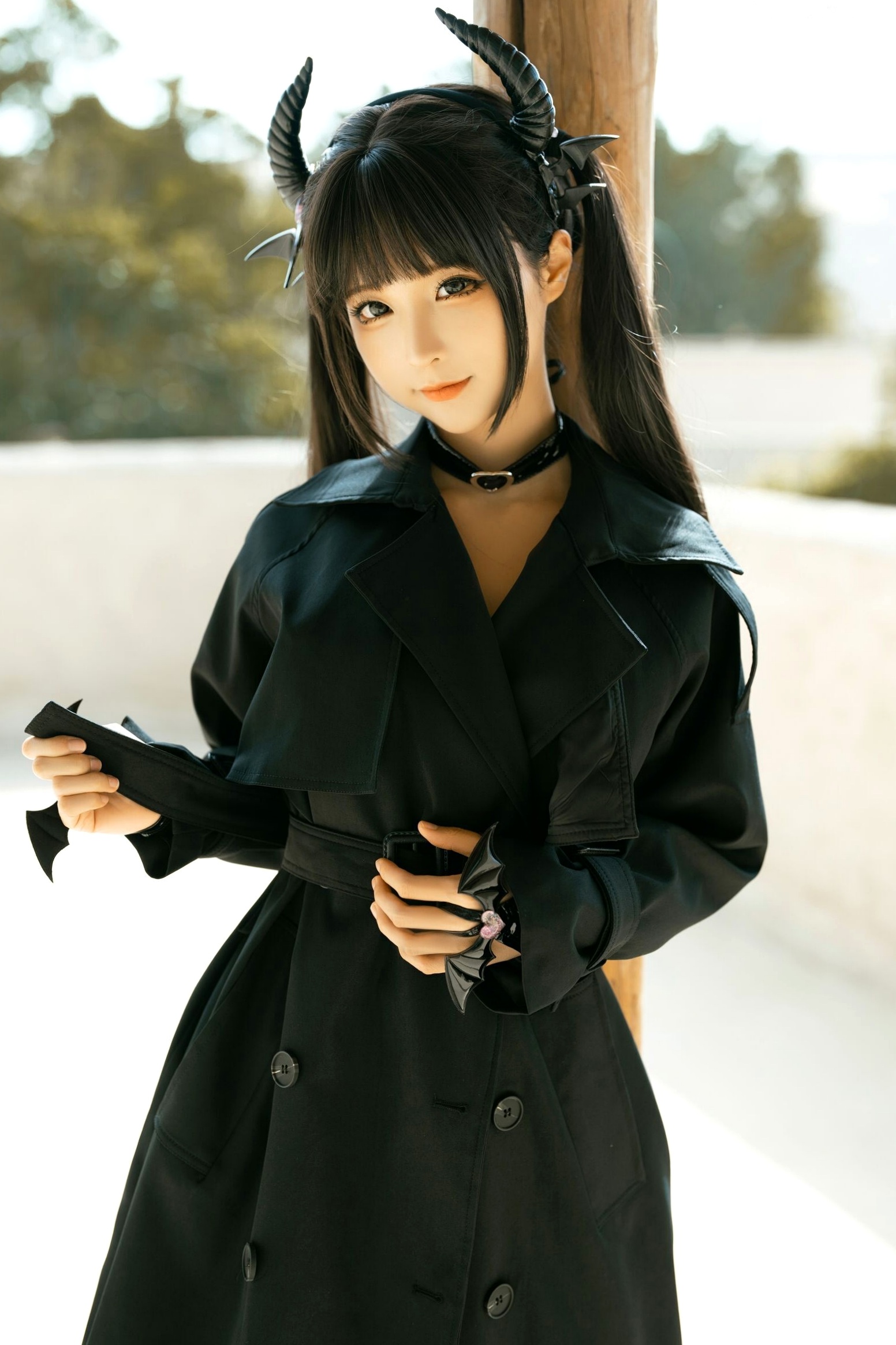 蠢沫沫-魅魔黑色大衣超小黑内衣性感Cosplay诱惑私房写真