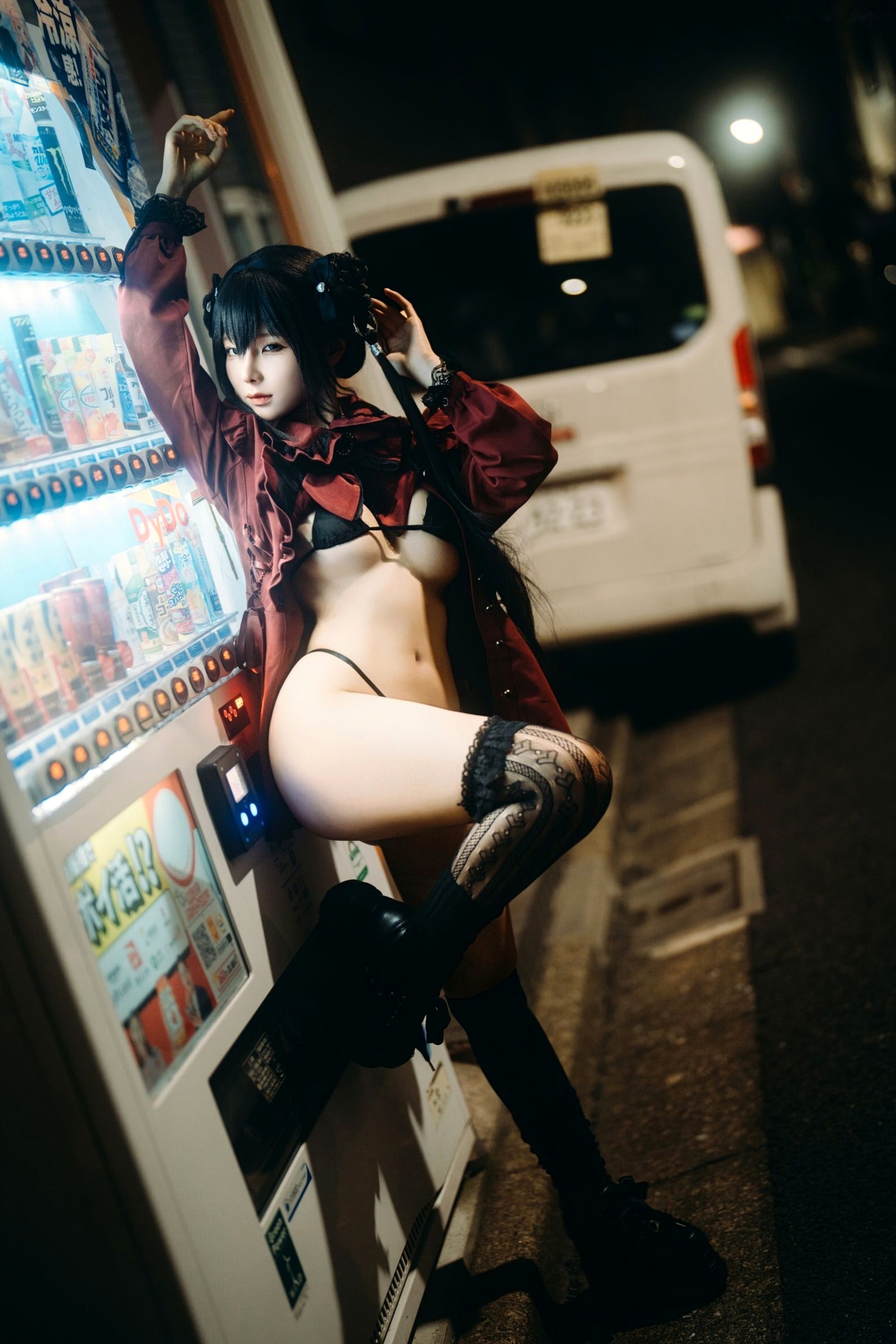 蠢沫沫-夜行:城市暗夜街拍风格,极致曲线尽显诱惑