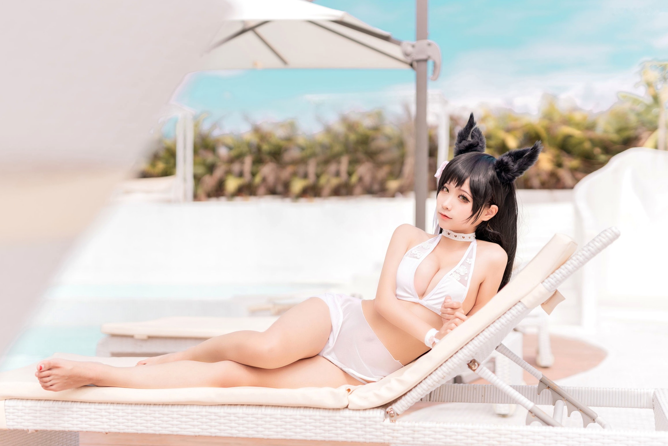 蠢沫沫 - 碧蓝航线爱宕泳装角色扮演,泳池边的诱惑女神,清纯与性感并存,顶级Cosplay高清套图