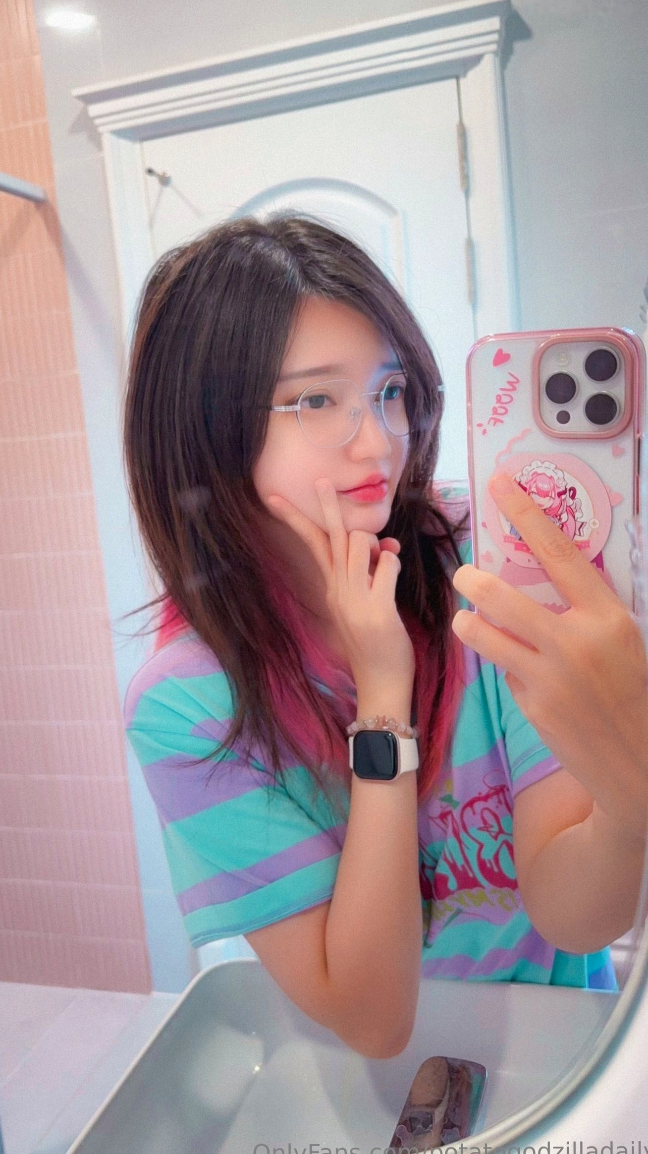 Potato-Godzilla-OnlyFans-Nude-May-2025 浴室自拍无圣光童颜巨乳大尺度写真