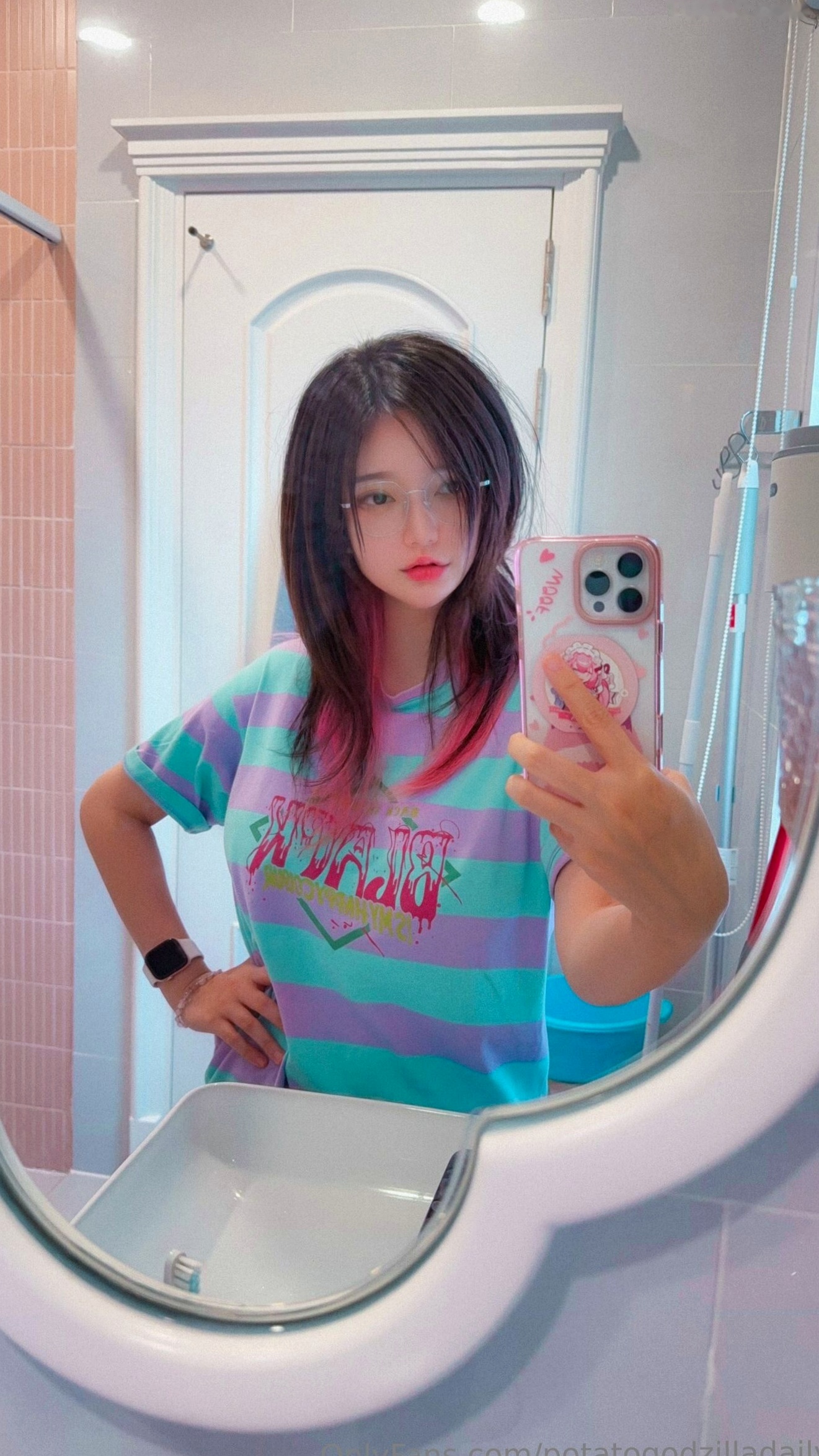 Potato-Godzilla-OnlyFans-Nude-May-2025 浴室自拍无圣光童颜巨乳大尺度写真