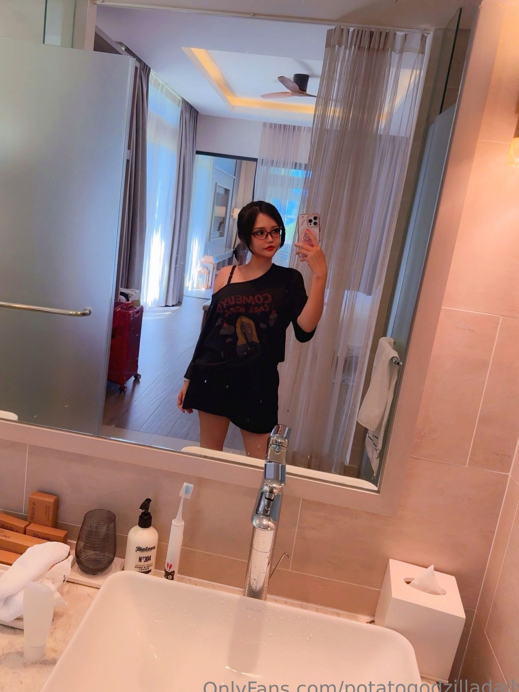 Potato-Godzilla-OnlyFans-Nude-Aug-2025
