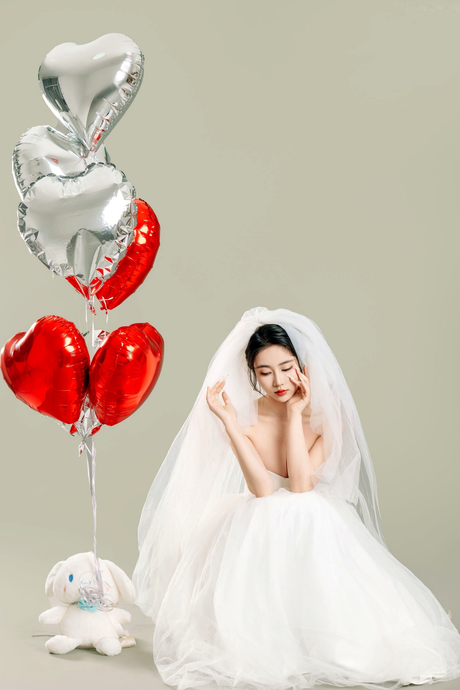 年年Nnian-LOVE-情人节特别篇:纯白婚纱私房照,心形气球浪漫诱惑与清纯甜美的碰撞