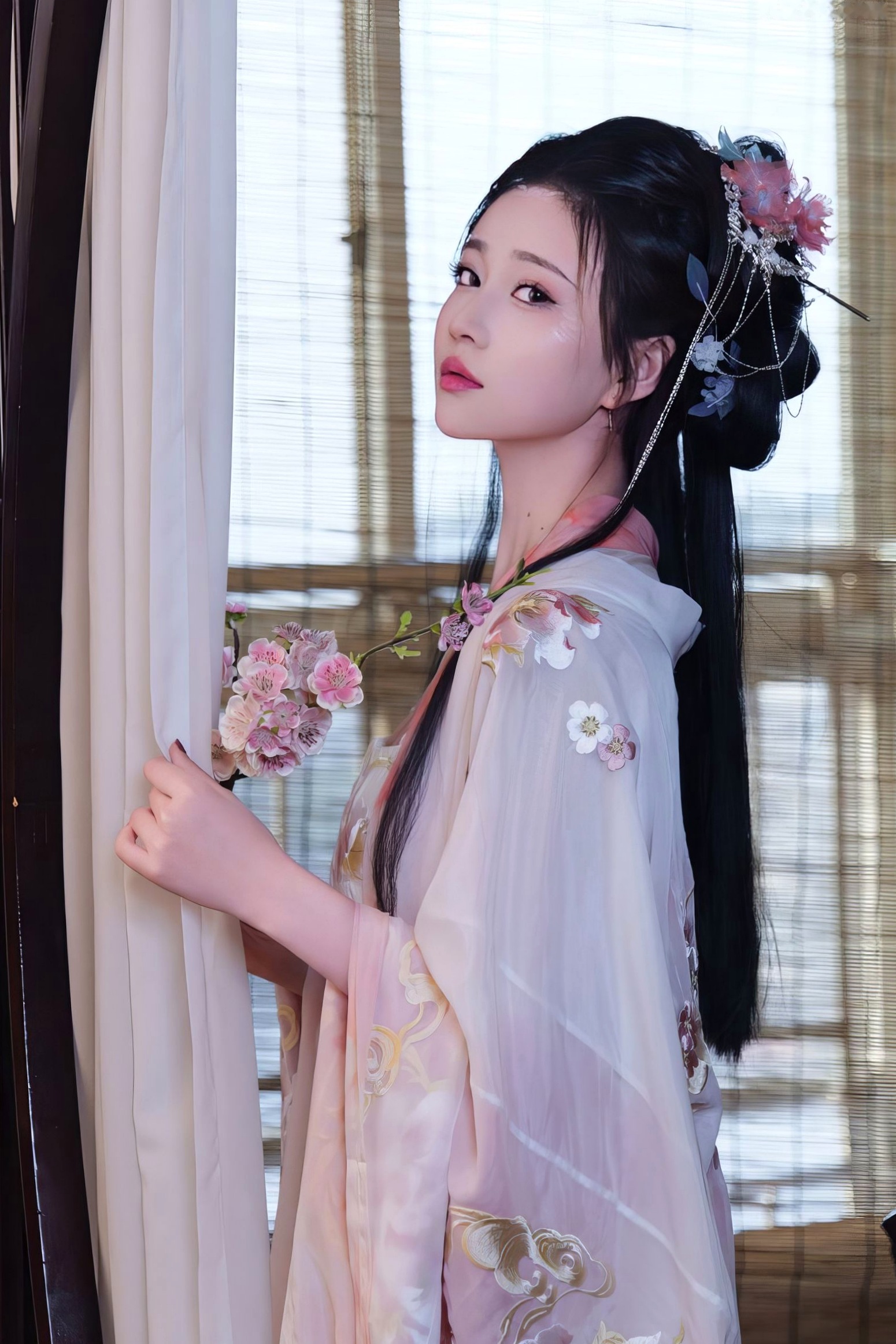 年年-霓裳:国风古韵唯美大片,极致迷人私房艺术写真