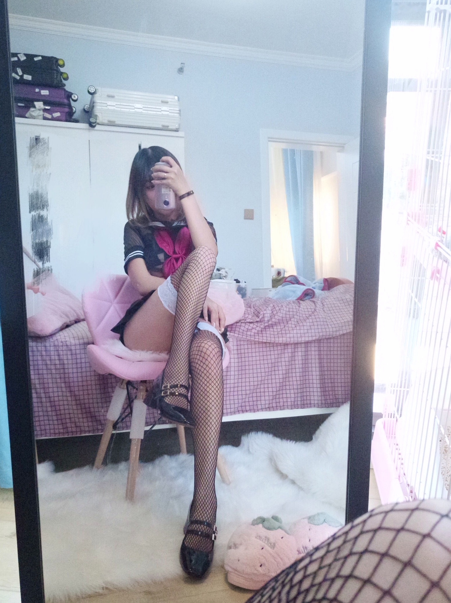 过期米线线喵-046-性感JK私房照,渔网袜制服诱惑,卧室清纯宅男女神写真