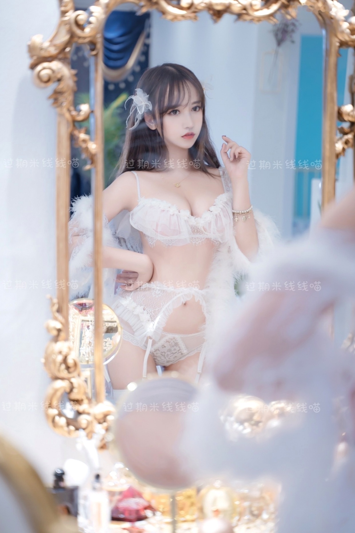过期米线线喵-053-天使,室内私房纯欲写真,白色蕾丝与吊带丝袜的极致诱惑