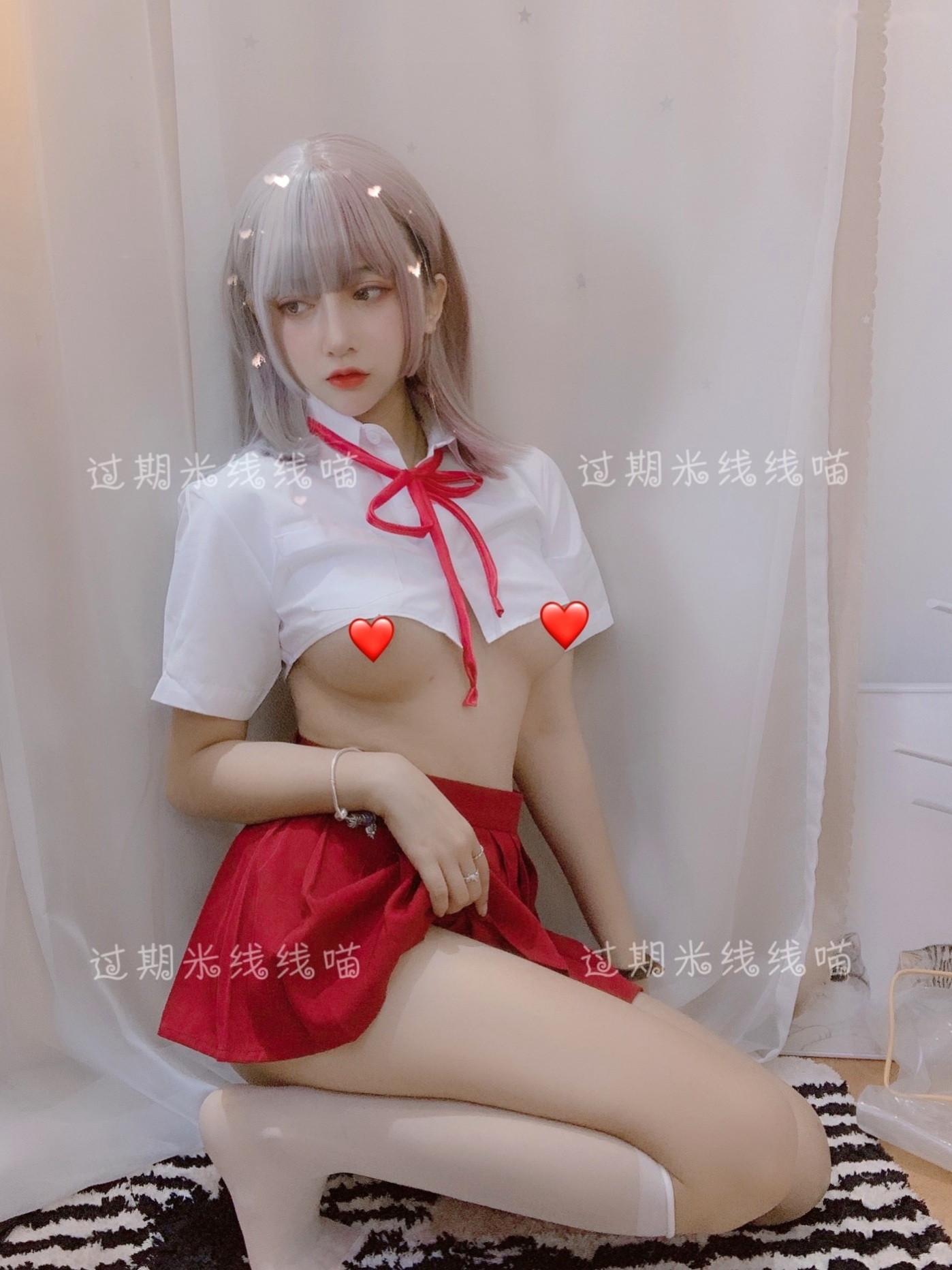 过期米线线喵-红色JK私房写真,大胆尺度角色扮演,极致性感诱惑视觉盛宴