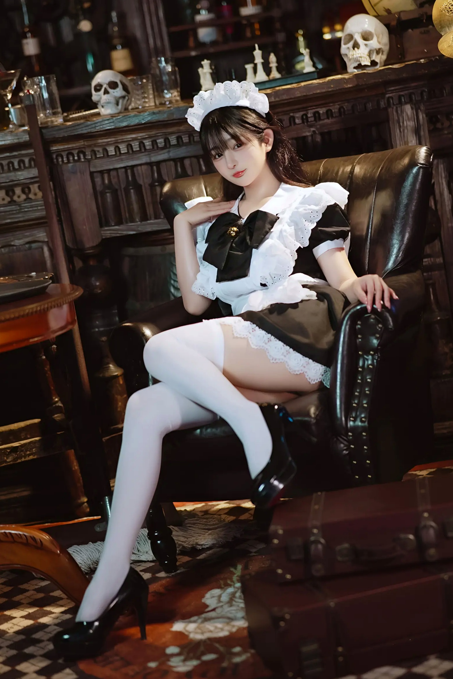 桜井宁宁 - 新符文女仆,复古书房场景的经典黑白制服诱惑,软萌纯欲,展现极致的女仆角色扮演魅力