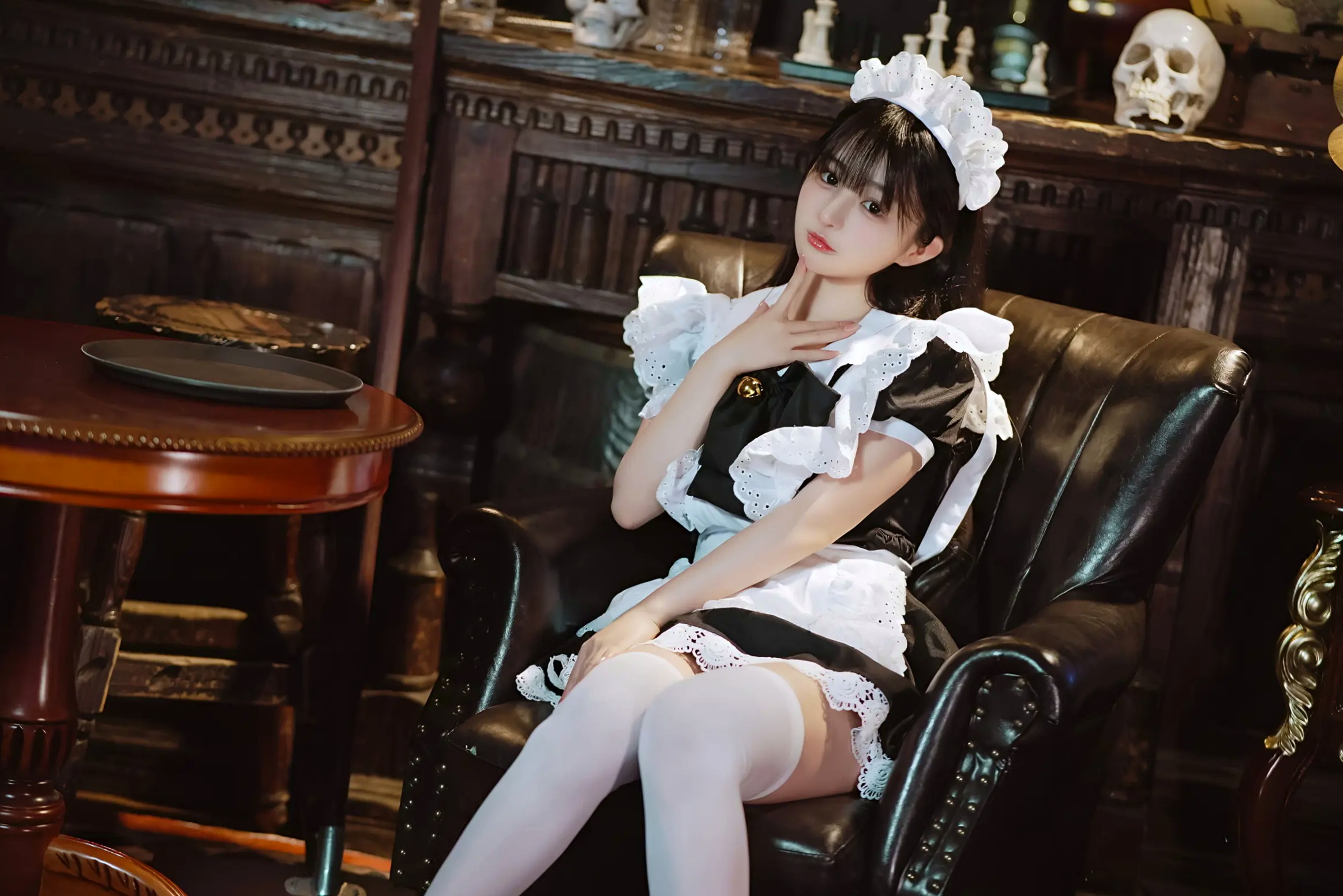 桜井宁宁 - 新符文女仆,复古书房场景的经典黑白制服诱惑,软萌纯欲,展现极致的女仆角色扮演魅力