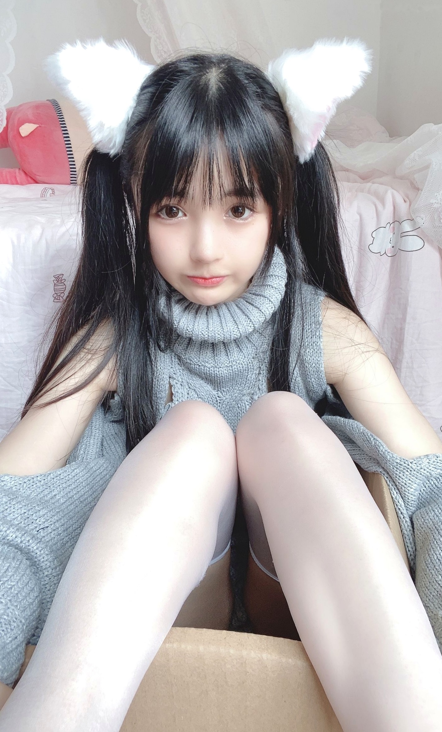 桜井宁宁-016-白い猫ちゃん