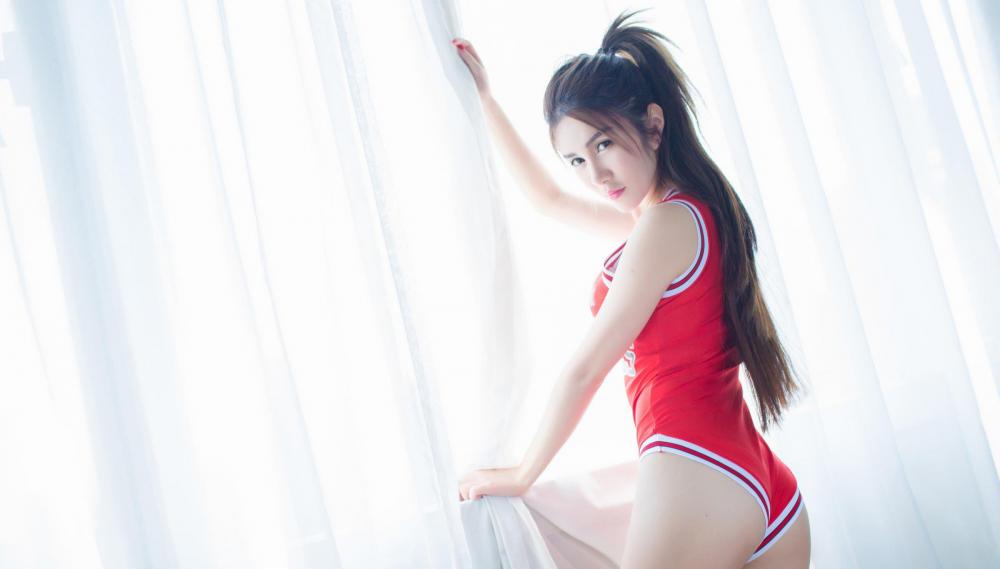 篮球装女神李李七七喜喜性感美臀诱惑