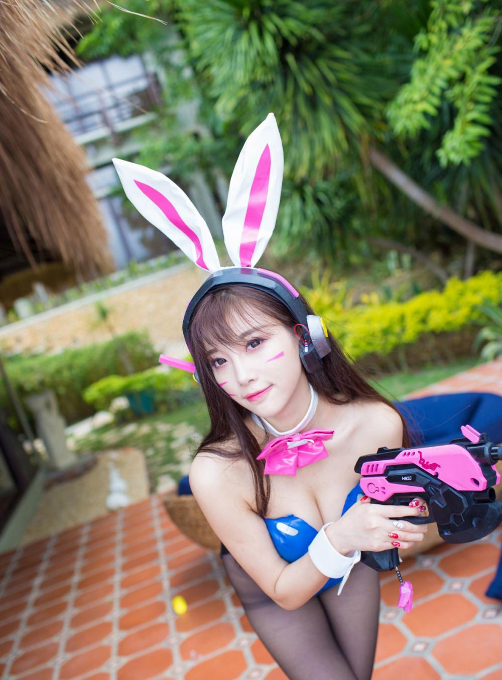 爆乳DVA杨晨晨sugar黑丝诱惑旅拍写真