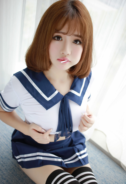 双眼迷离的性感美少女徐cake私房照