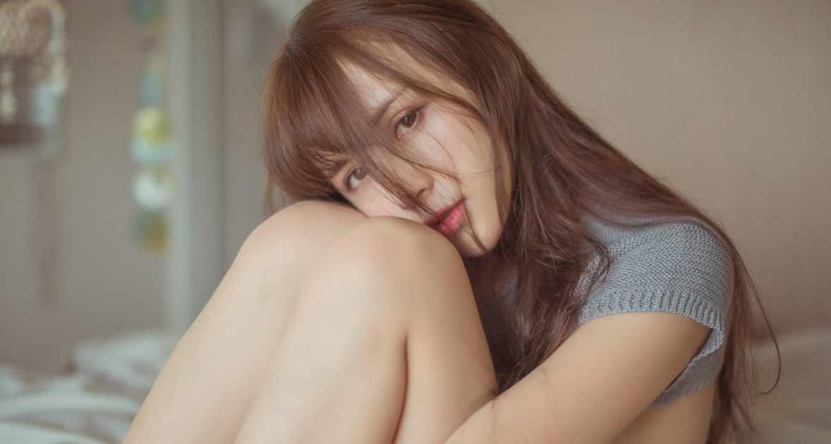妩媚女神夏美酱性感冷艳自拍照下载