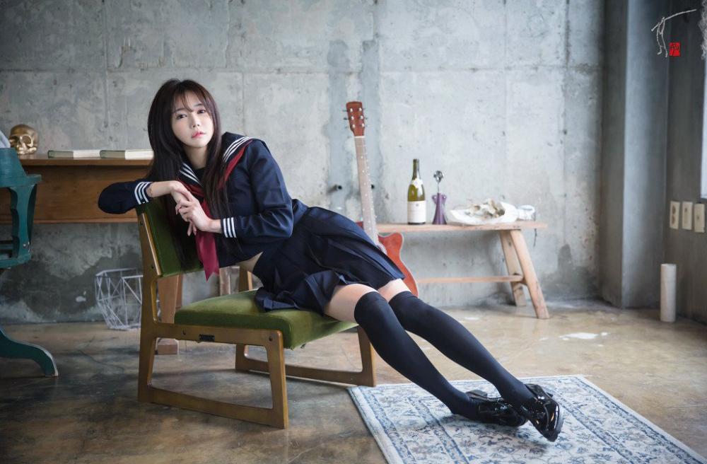 黑丝美腿清纯学生妹可爱少女韩佳恩制服诱惑私房照
