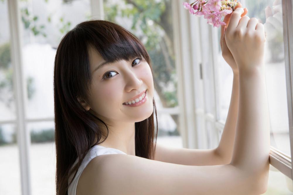 诱惑十足的美女嫩模松井玲奈火辣写真