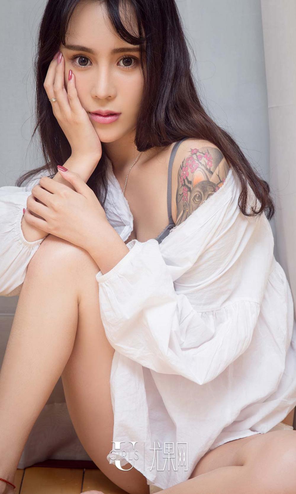 纹身少妇Nicky无马赛克私密照