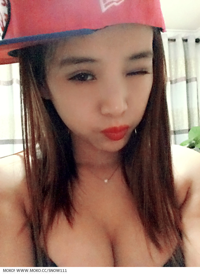 性感嫩模艾比利红脸尽显温柔甜美诱人写真