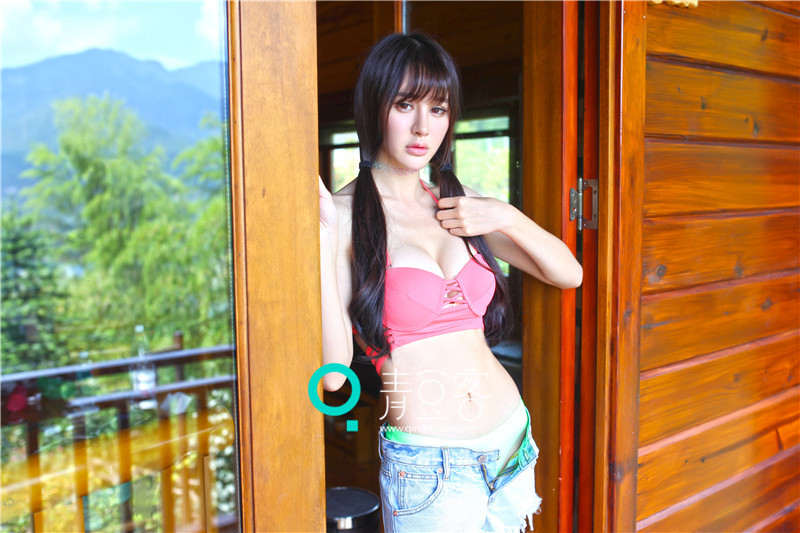 Cheryl青树秀傲人胸部 撩翻夏日