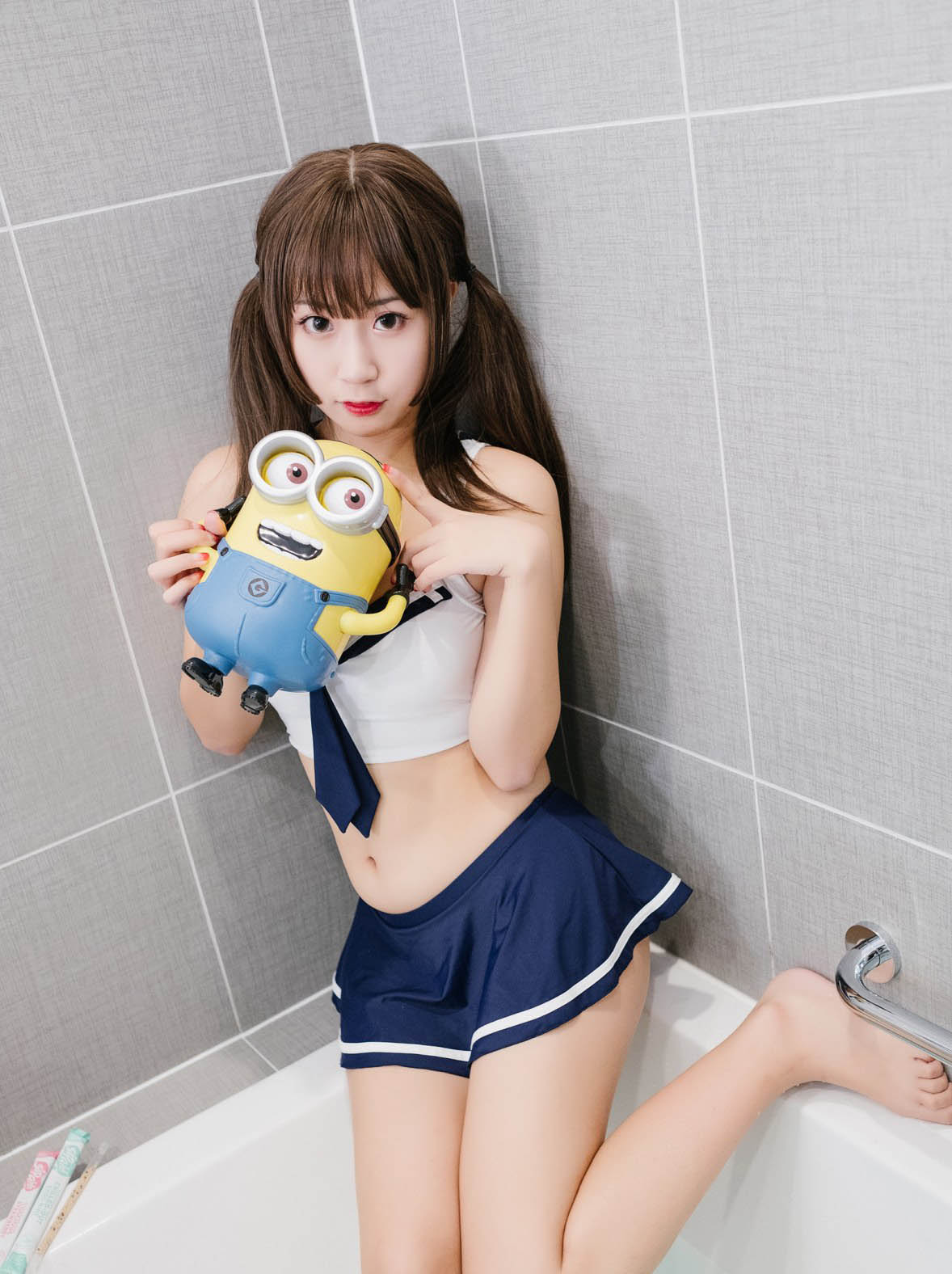 制服女神猫九酱Sakura超短裙美腿诱惑写真