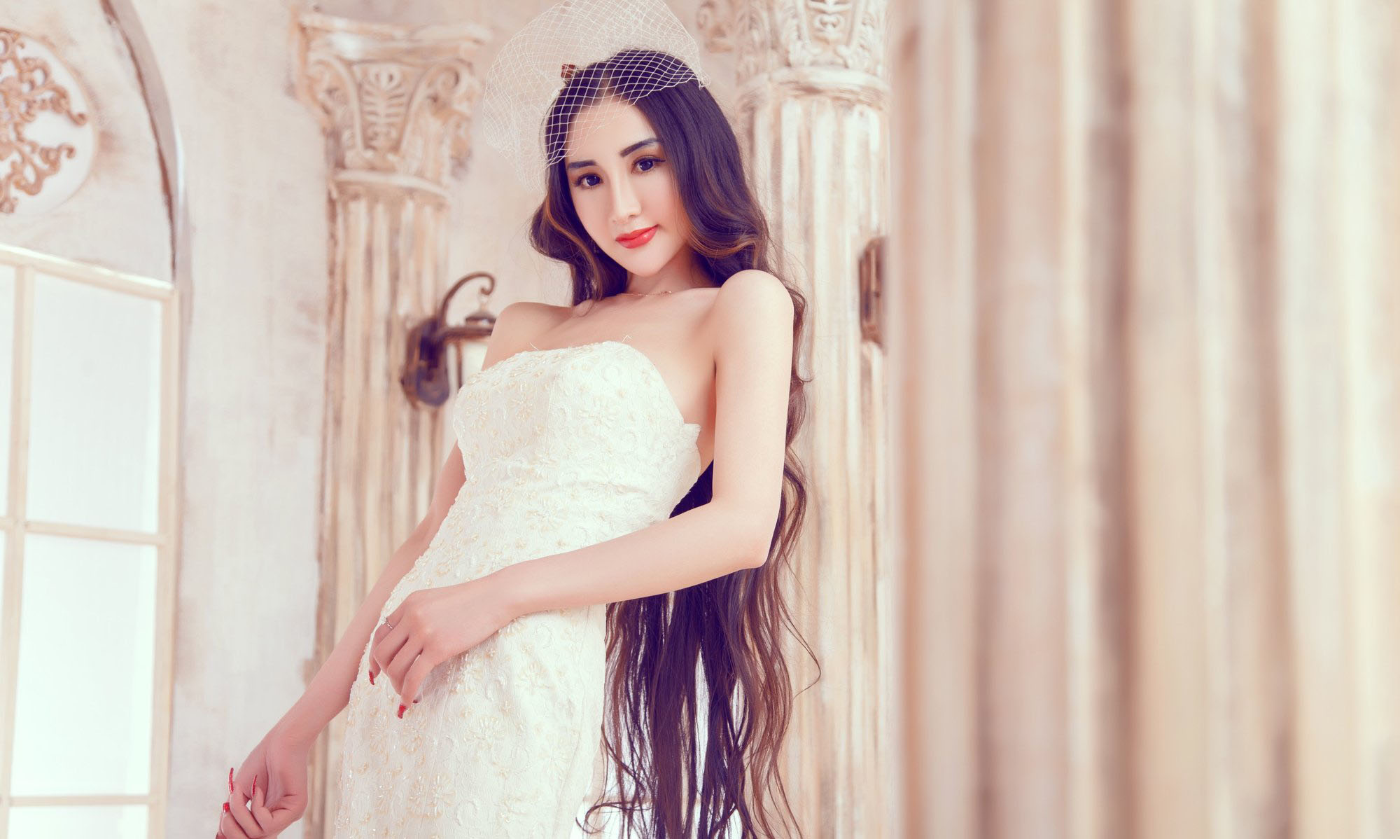 连衣裙美女阿依努尔瓦娅清纯唯美写真