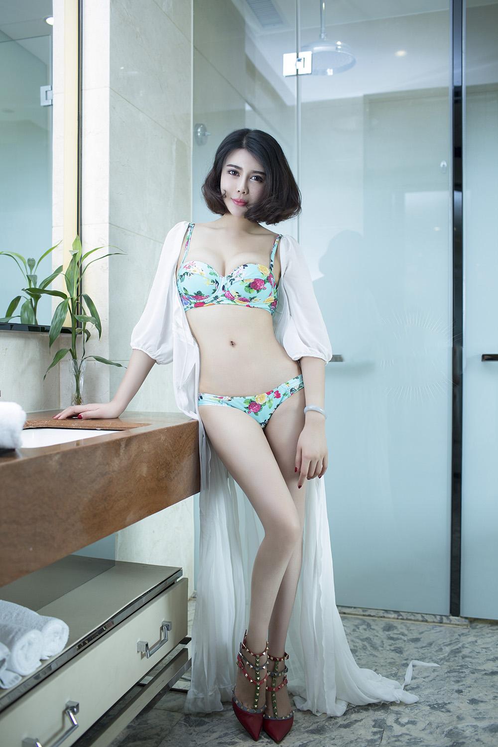 性感美女游子熙高清写真套图