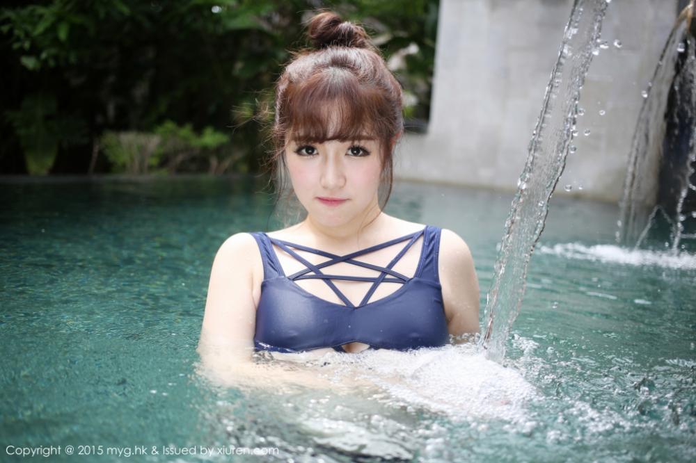 嫩模徐cake蓝色泳装湿身写真