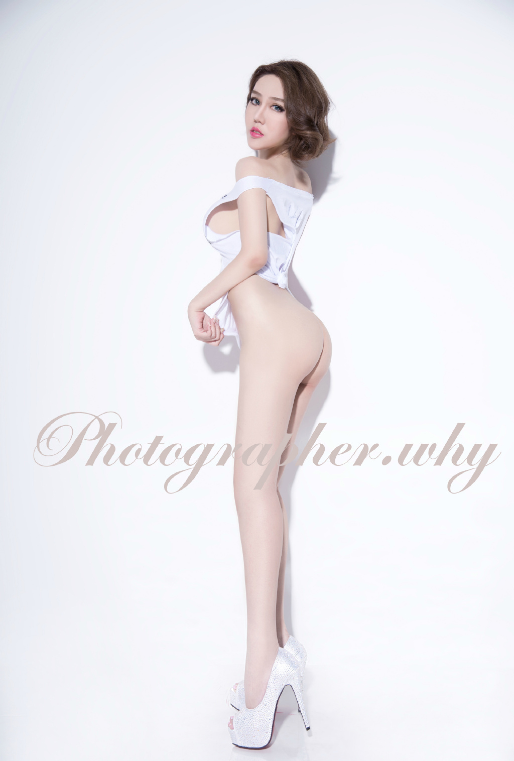 性感翘臀美女王尔琳大尺度诱惑福利写真