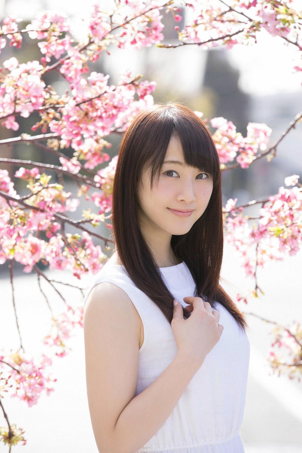 甜美女神松井玲奈户外写真