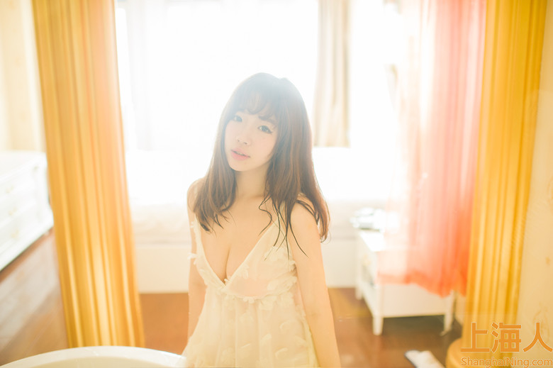 性感女神卧室激情写真