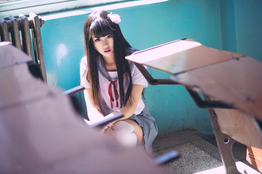 激萌妹子伊伊EvaBarbie制服诱惑写真