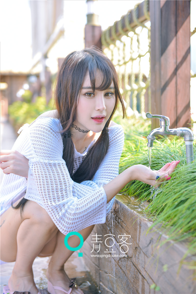 长发美女Cheryl青树时尚写真 一袭白裙靓丽美艳