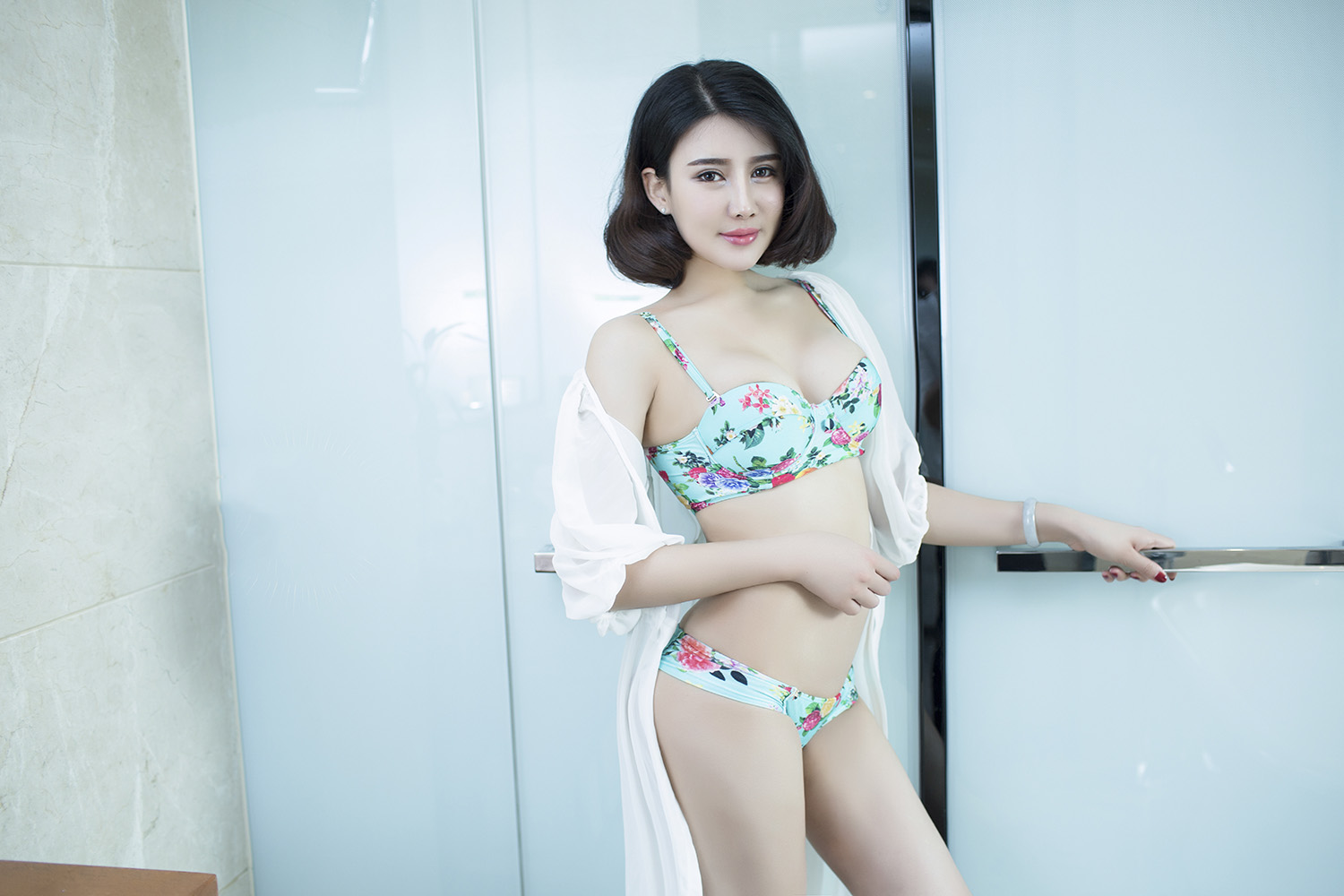 美女嫩模游子熙性感内衣诱人写真
