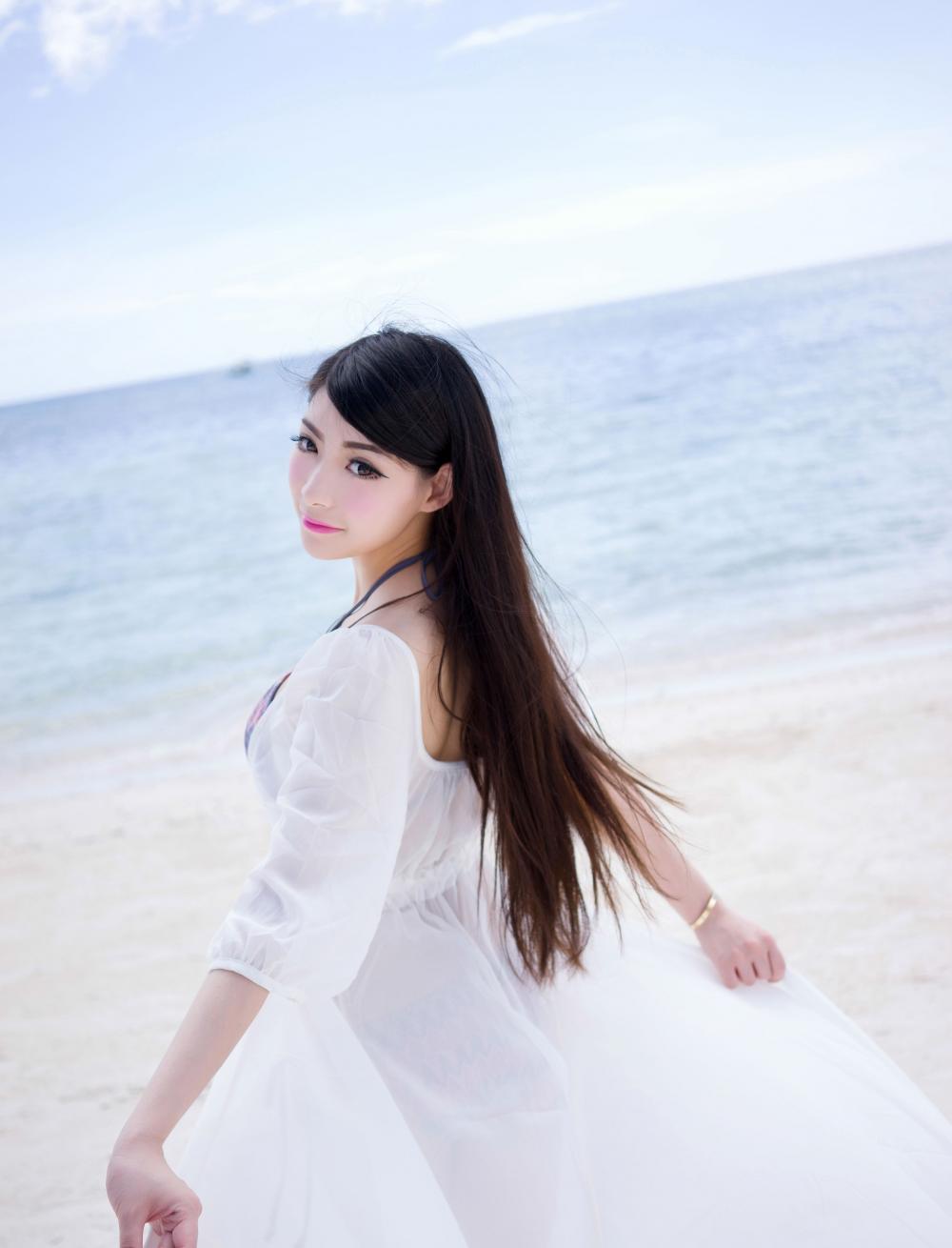 女神Mara酱白色长裙气质写真