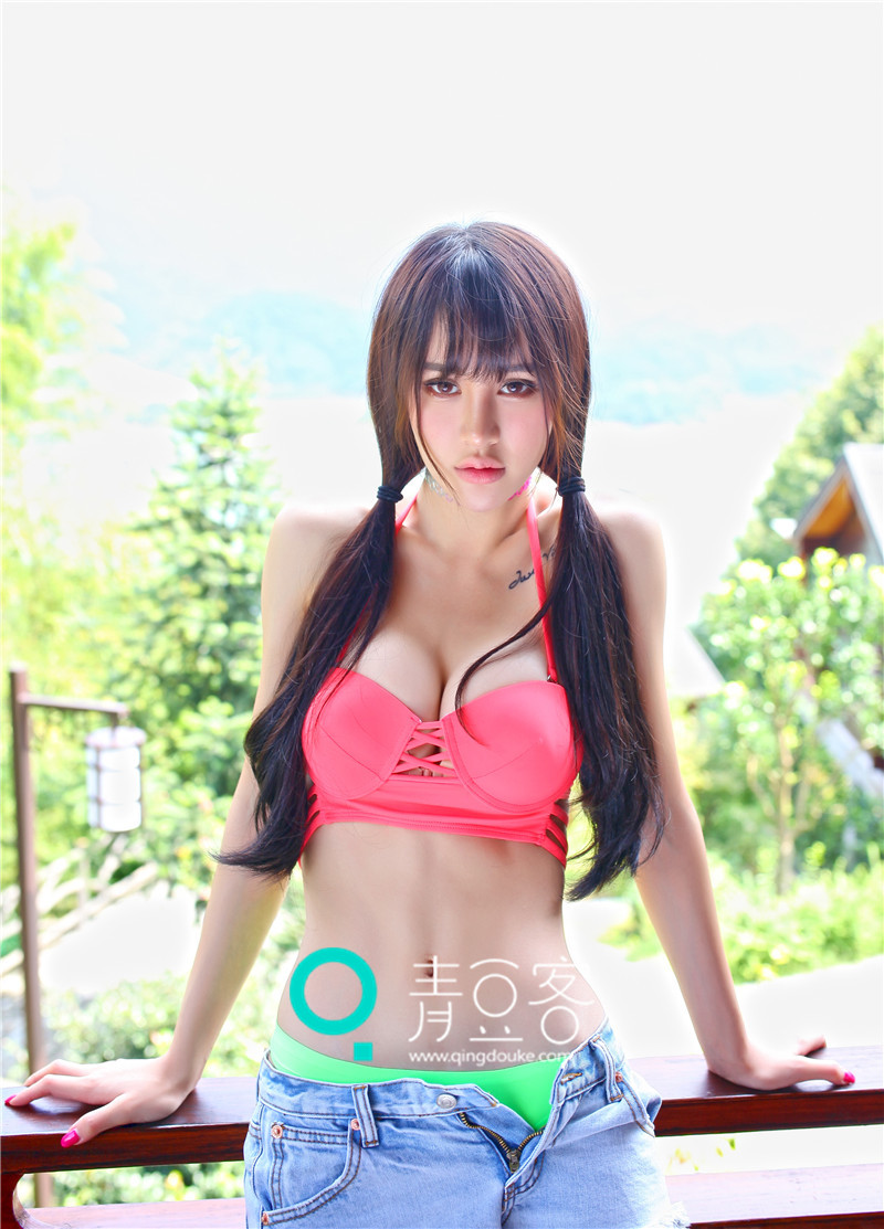 Cheryl青树秀傲人胸部 撩翻夏日