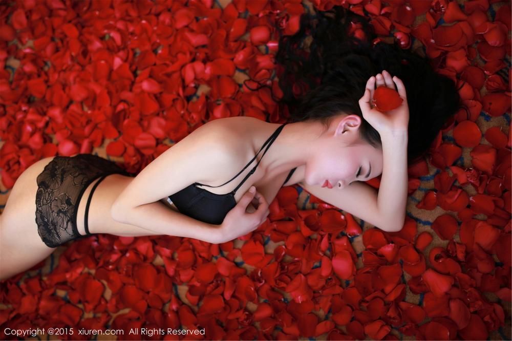 黑丝艺术人体美女CyberJelly霜爷