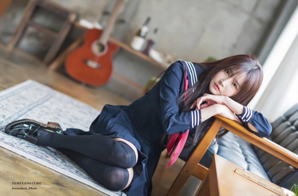 韩佳恩制服诱惑黑丝美腿清纯学生妹可爱少女私房照