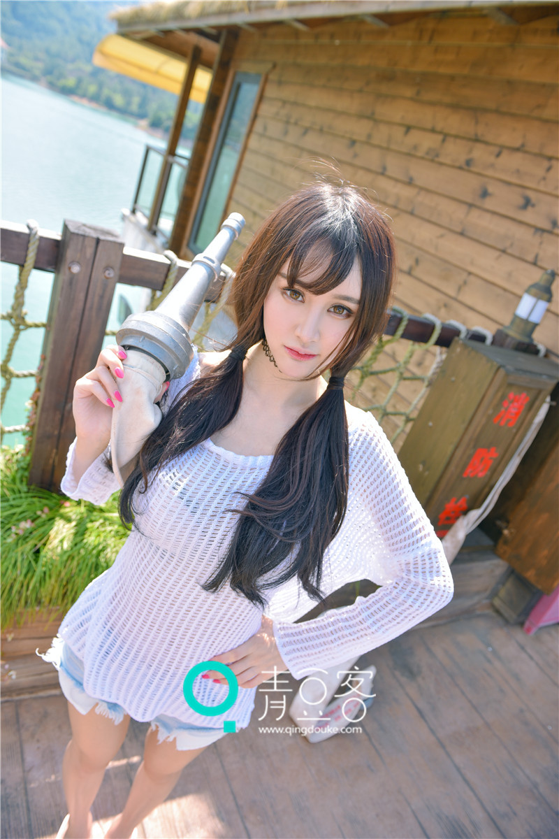 长发美女Cheryl青树时尚写真 一袭白裙靓丽美艳