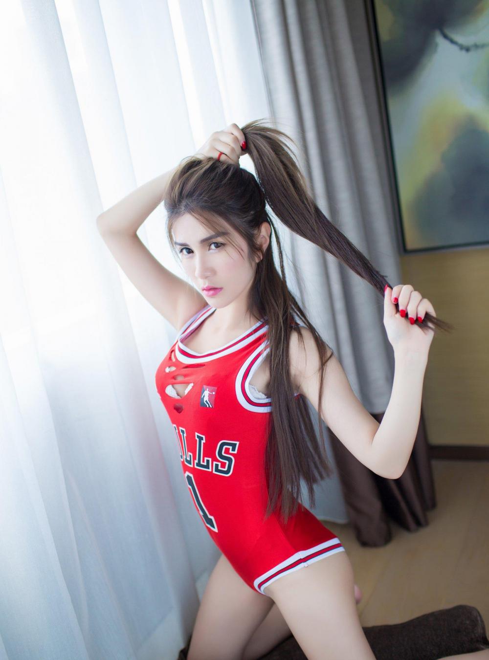 性感美女李李七七喜喜美艳迷人写真