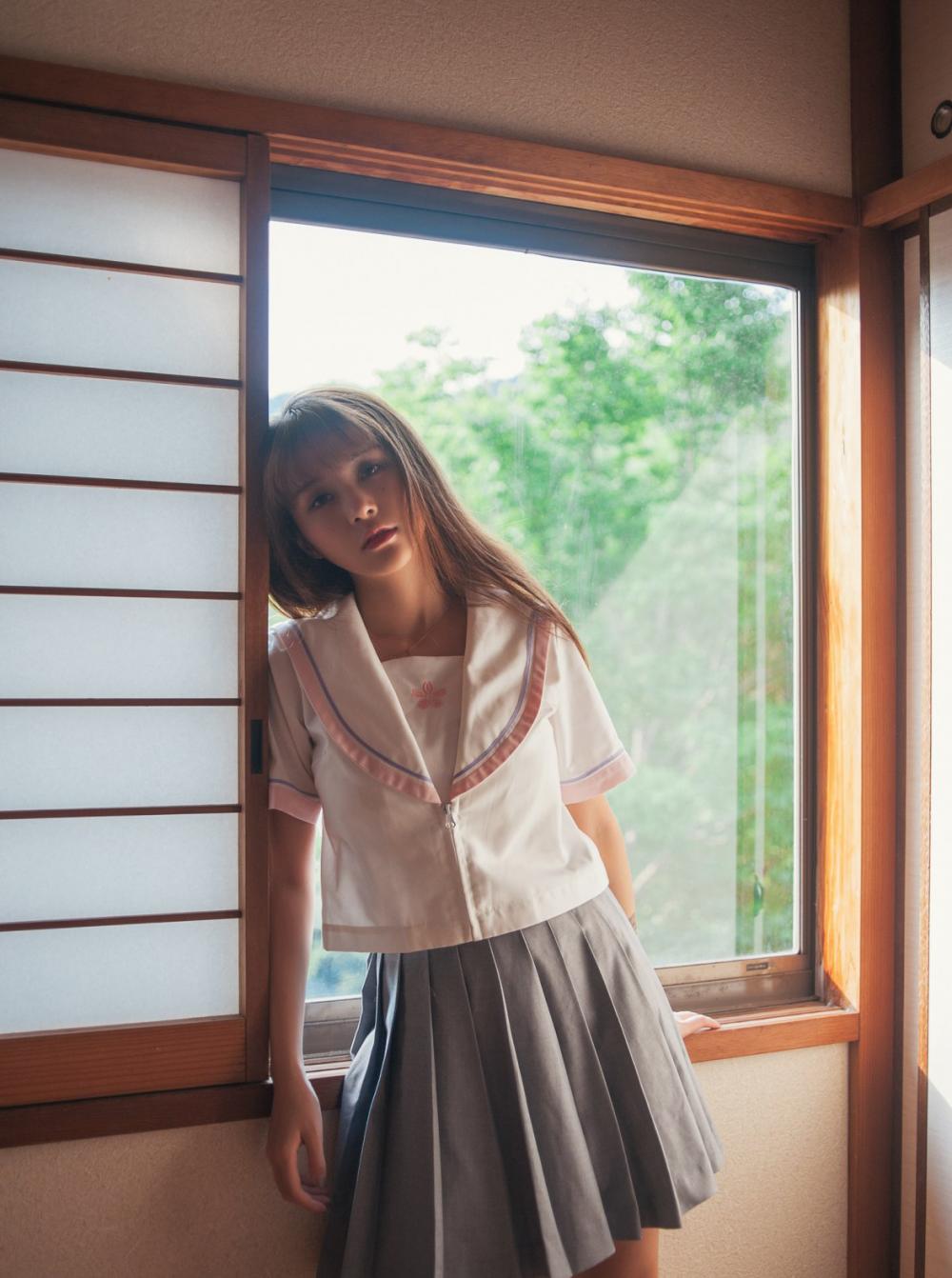 养眼美女夏美酱制服诱惑私拍下载