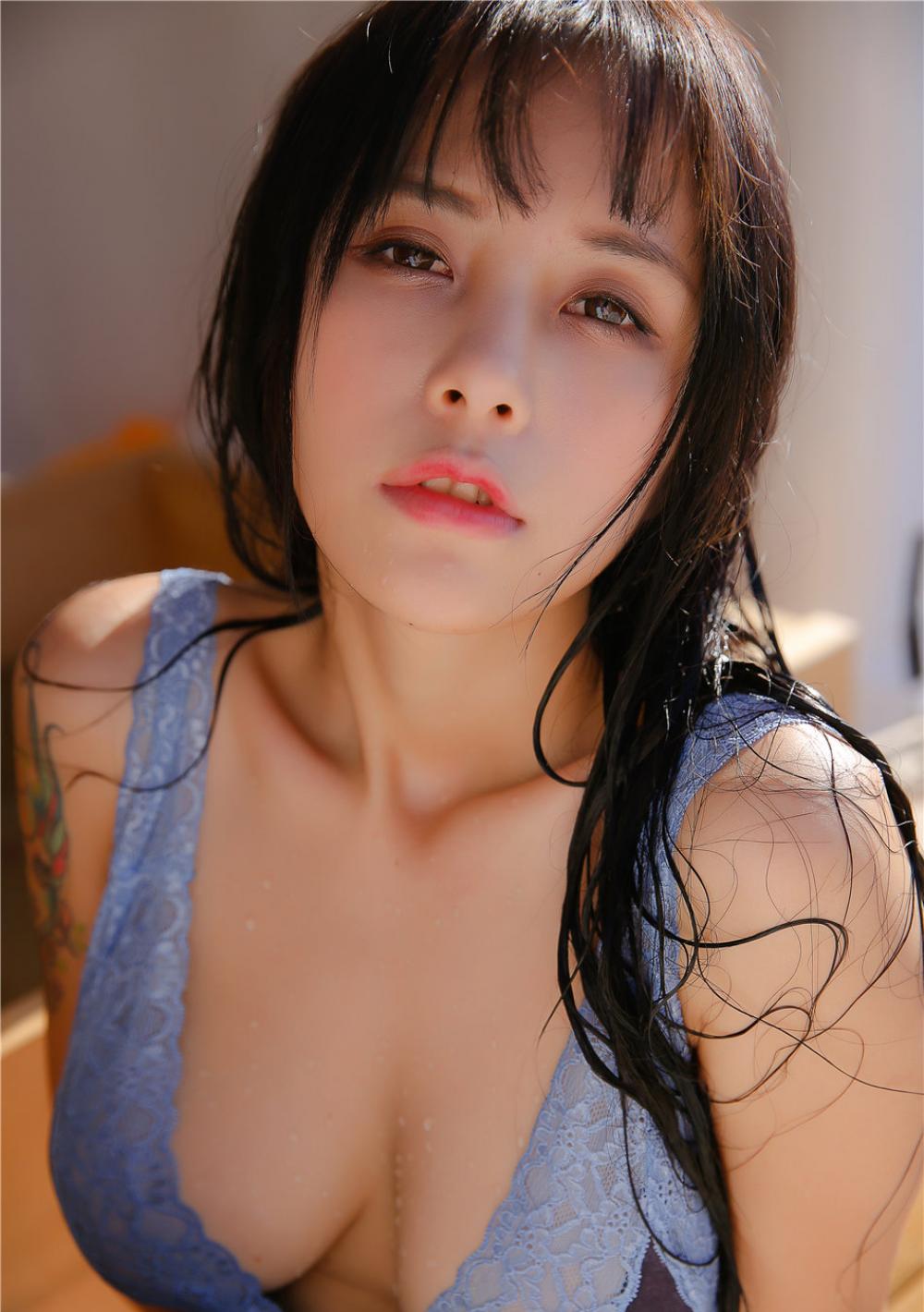 诱人女神夏美酱爆乳极致诱惑高清写真图片
