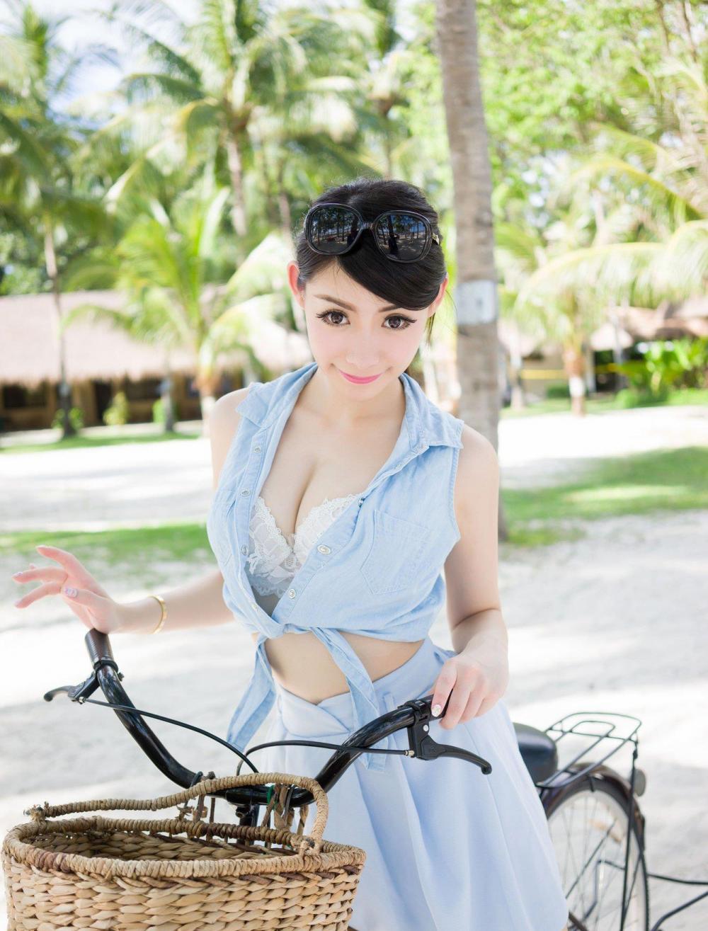 白皙美女MARA酱性感写真图片