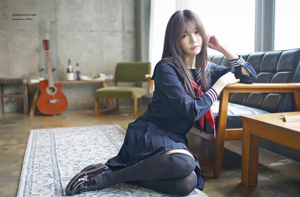 甜美少女美腿控清纯学生妹韩佳恩制服诱惑私房照