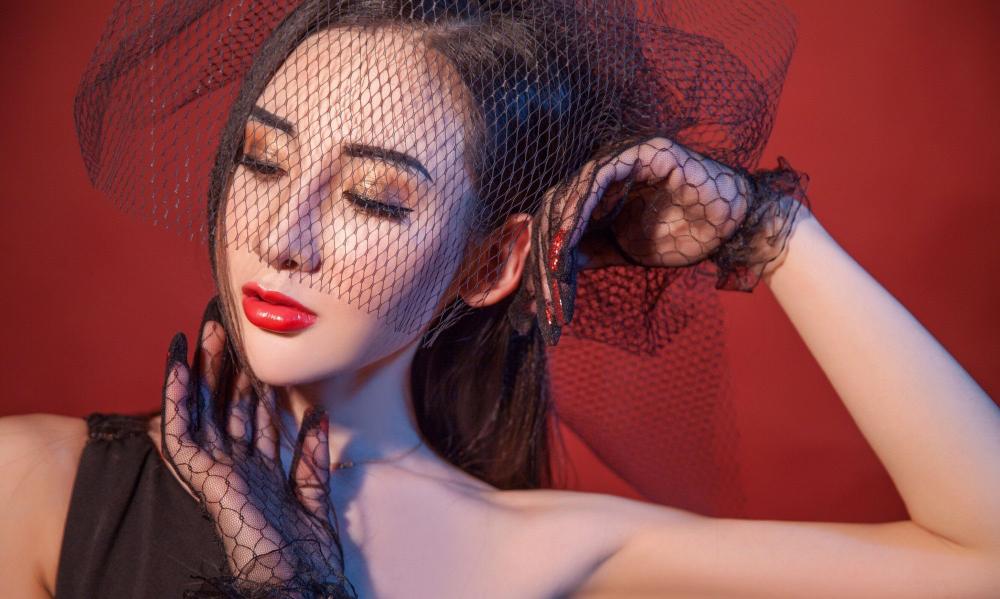 优雅美女阿依努尔瓦娅无圣光写真照